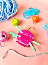 Load image into Gallery viewer, Yarn Crafts Knitting Needles Hair Claw
